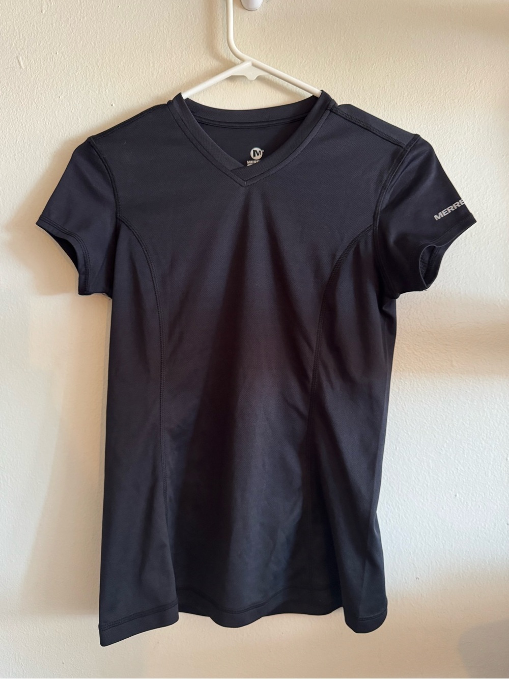 Merrell Black Select Wick Short-Sleeve V-Neck Performance Tee